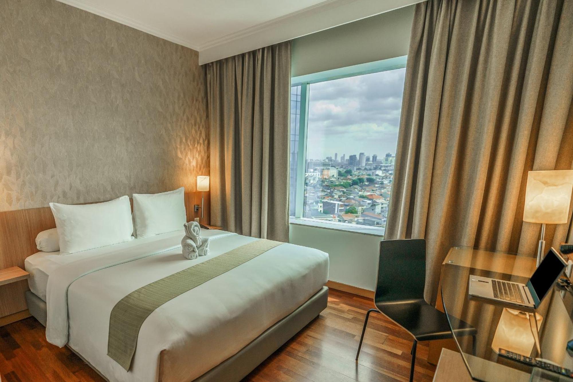 Hotel Kimaya Slipi Jakarta By Harris Exterior photo