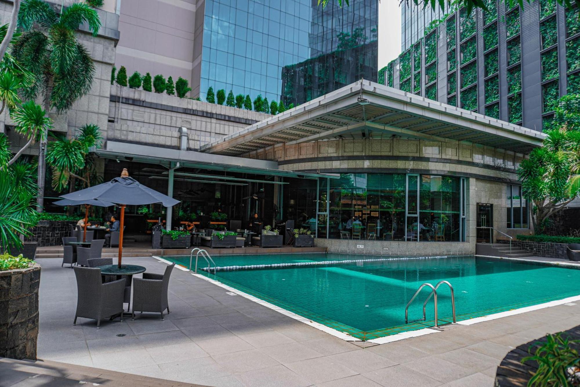 Hotel Kimaya Slipi Jakarta By Harris Exterior photo